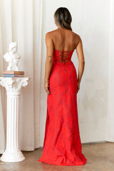 HOMECOMING - Amazing The Crowd Maxi Dress Red