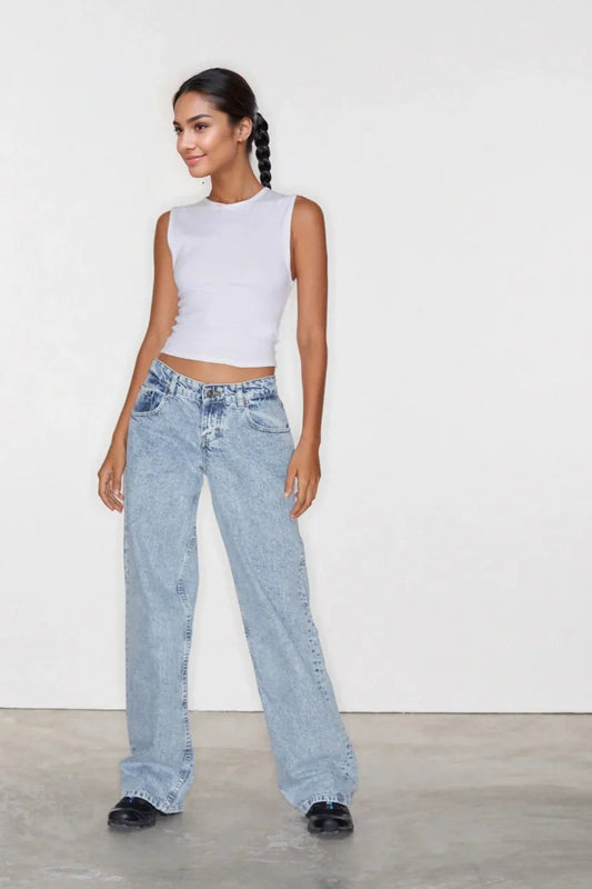 Low Rise Parallel Jeans in 80s Light Blue Wash